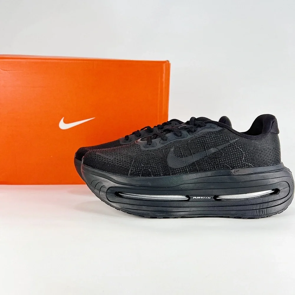 Nike Men’s Black Air Zoom Vomero premium Running Shoes